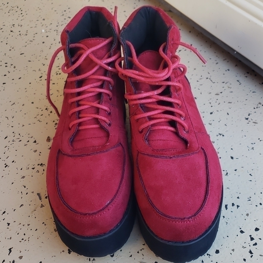 mtng red suede like platform shoes size 40 like new condition